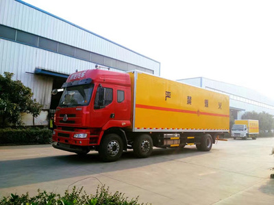 國六新款10噸炸藥運輸車 安全可靠的選擇