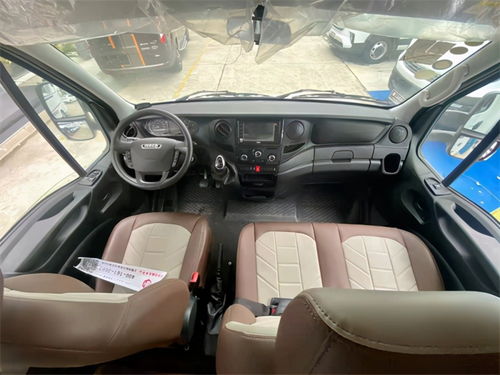 國(guó)五隆翠家用房車 實(shí)木家具版C10五座房車，匠心打造移動(dòng)溫馨之家